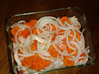 Crumble salé : oignons, carottes et pain d'épices